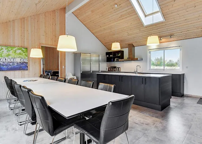 Luxury Retreat With Pool - By Traum بيت للعطل Høruphav