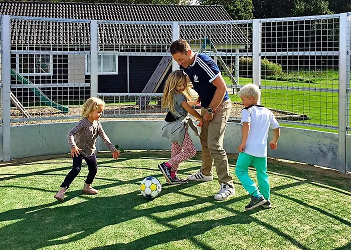 Luxury Retreat With Pool - By Traum بيت للعطل *